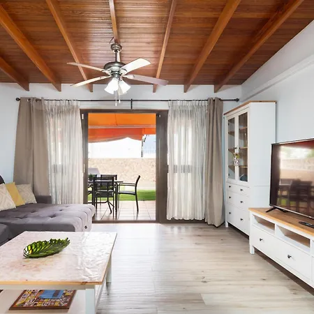 Sunset Luxury Villa In Parque Santiago 1